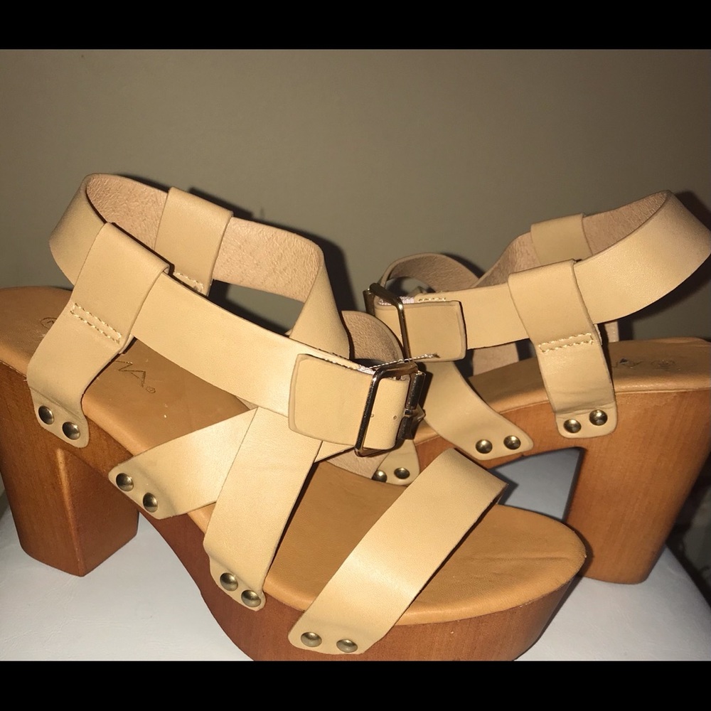 Women sandals